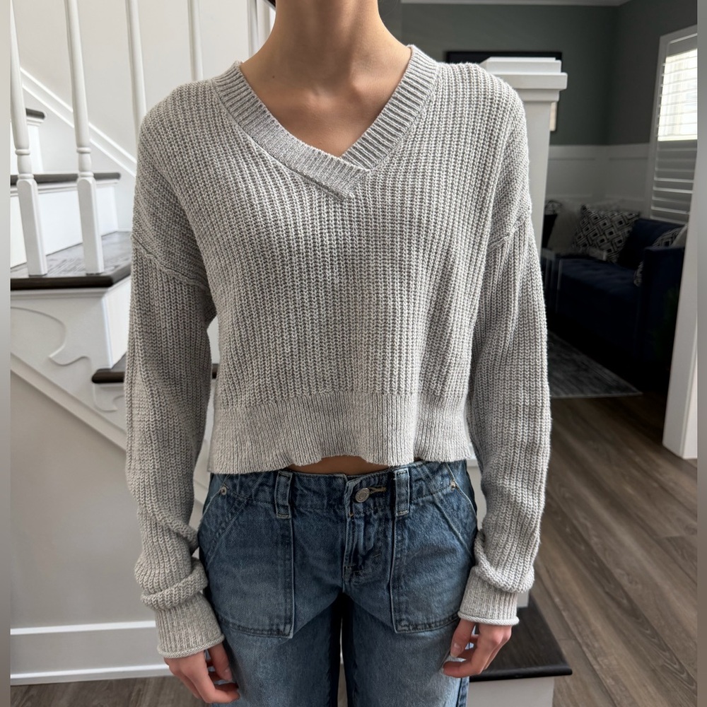 Aeropostale Light Gray V-Neck Women's Sweater - Size XS
